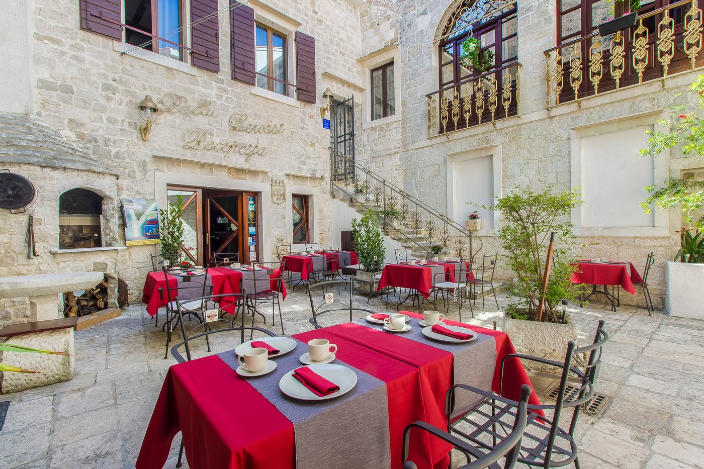 Palace-Derossi-General-view-6