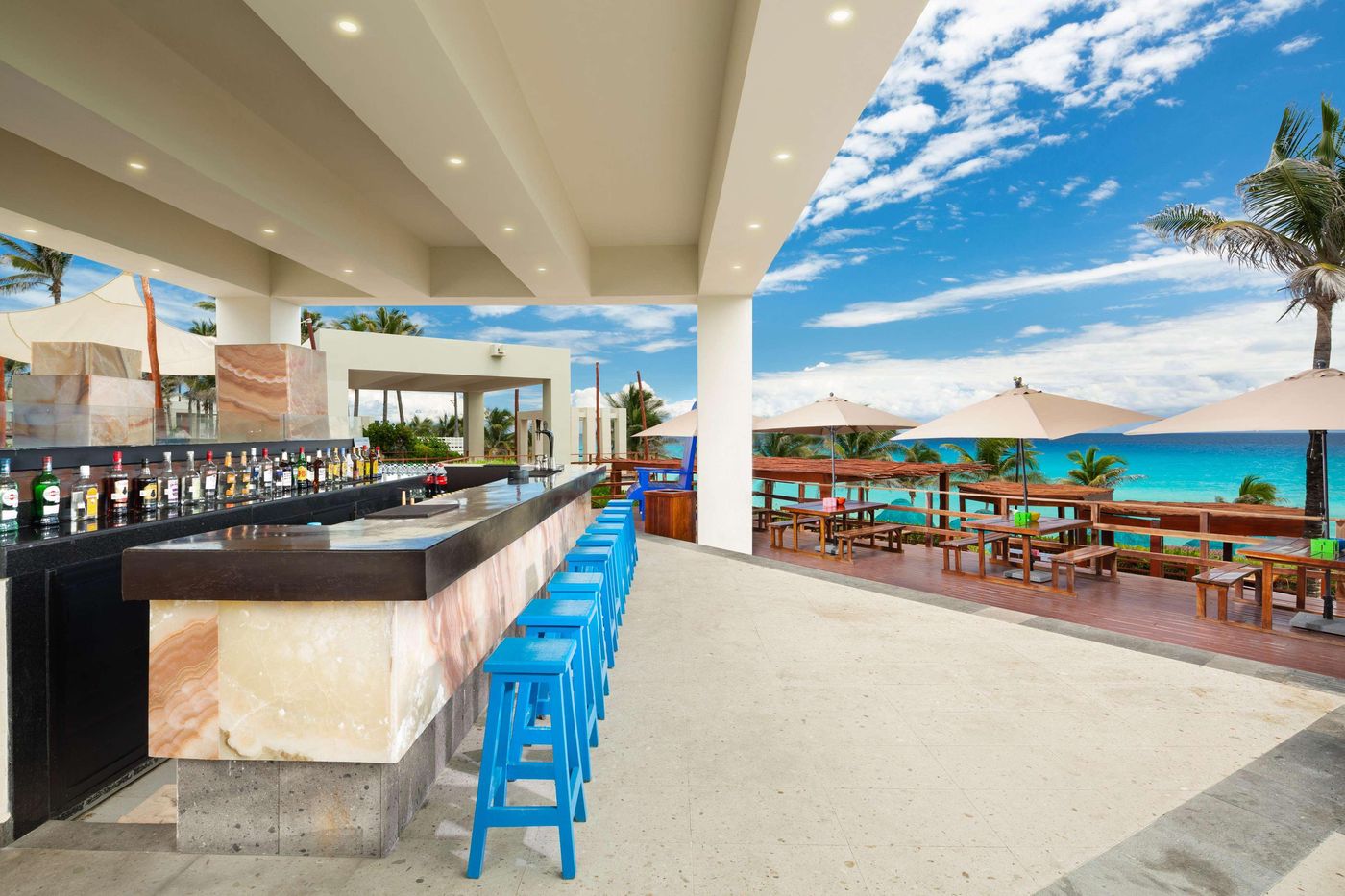 The-Pyramid-at-Grand-Oasis-Bar-20