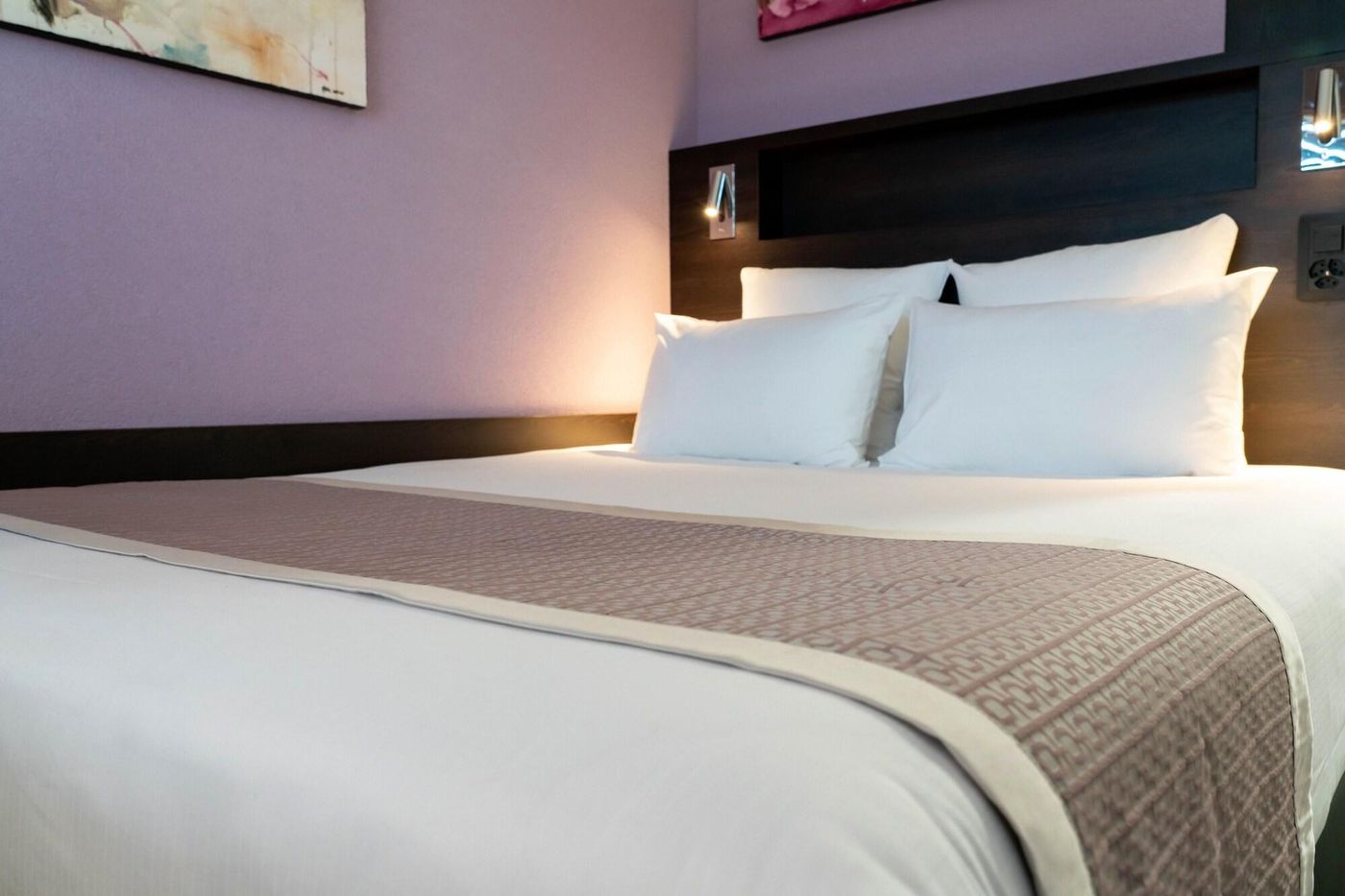 Nash-Pratik-Hotel-Room-14