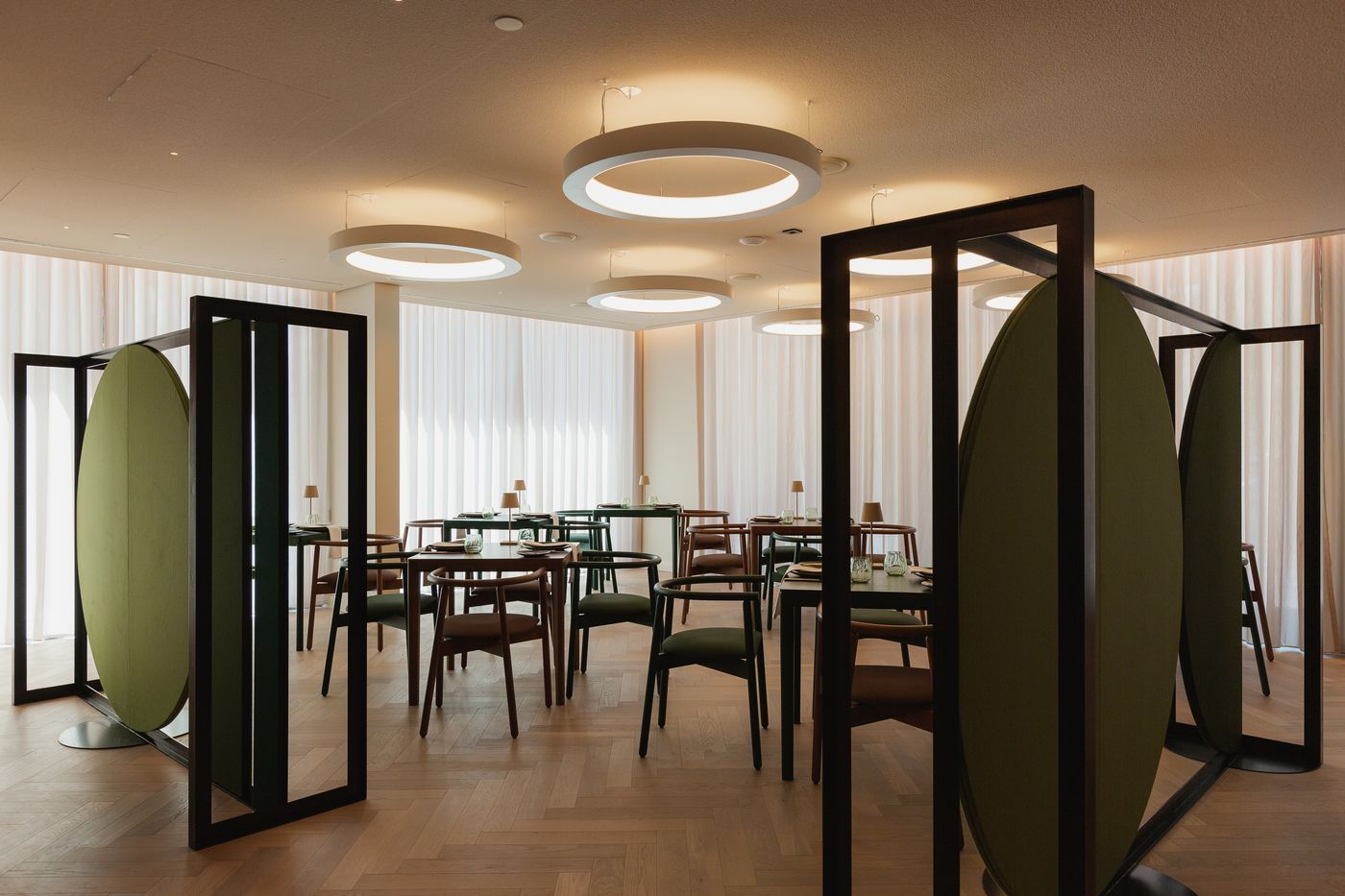 Lumen-Hotel-and-The-Lisbon-Light-Show-Restaurant-10