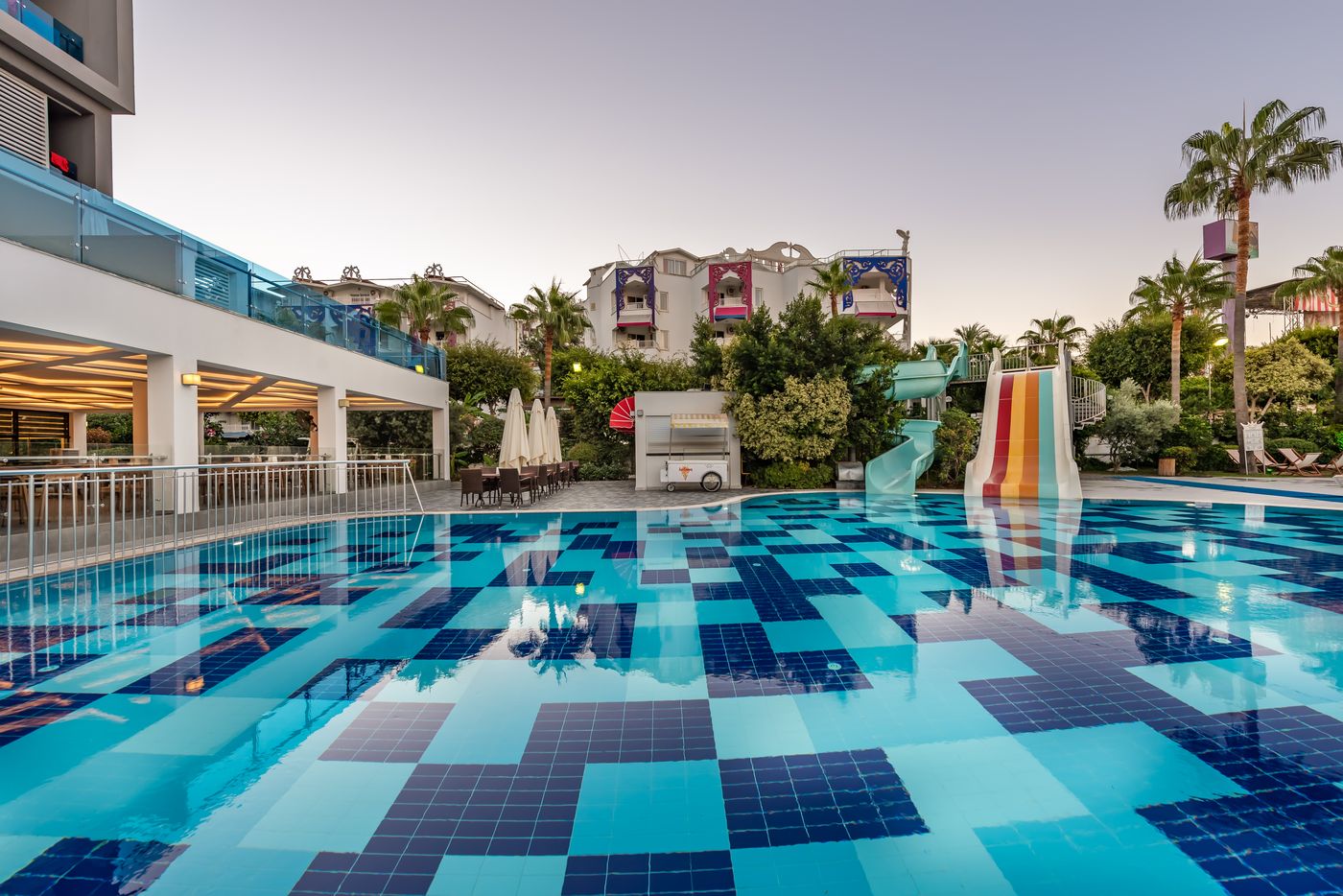 White-City-Beach-Hotel-Pool-1