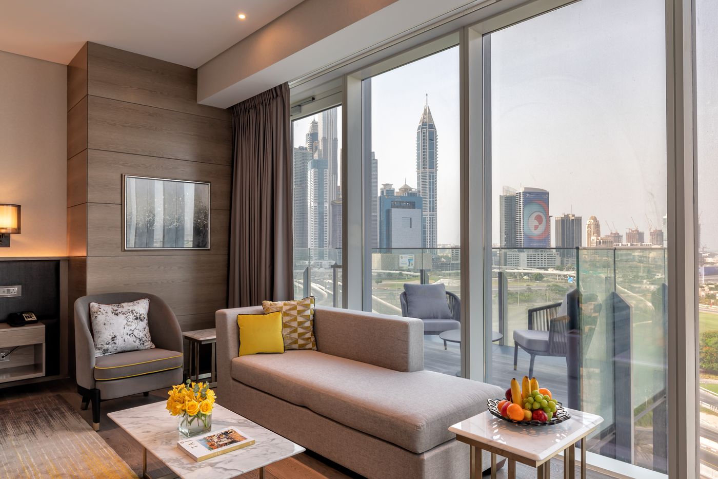 Taj-Jumeirah-Lakes-Towers-Dubai-Room-7