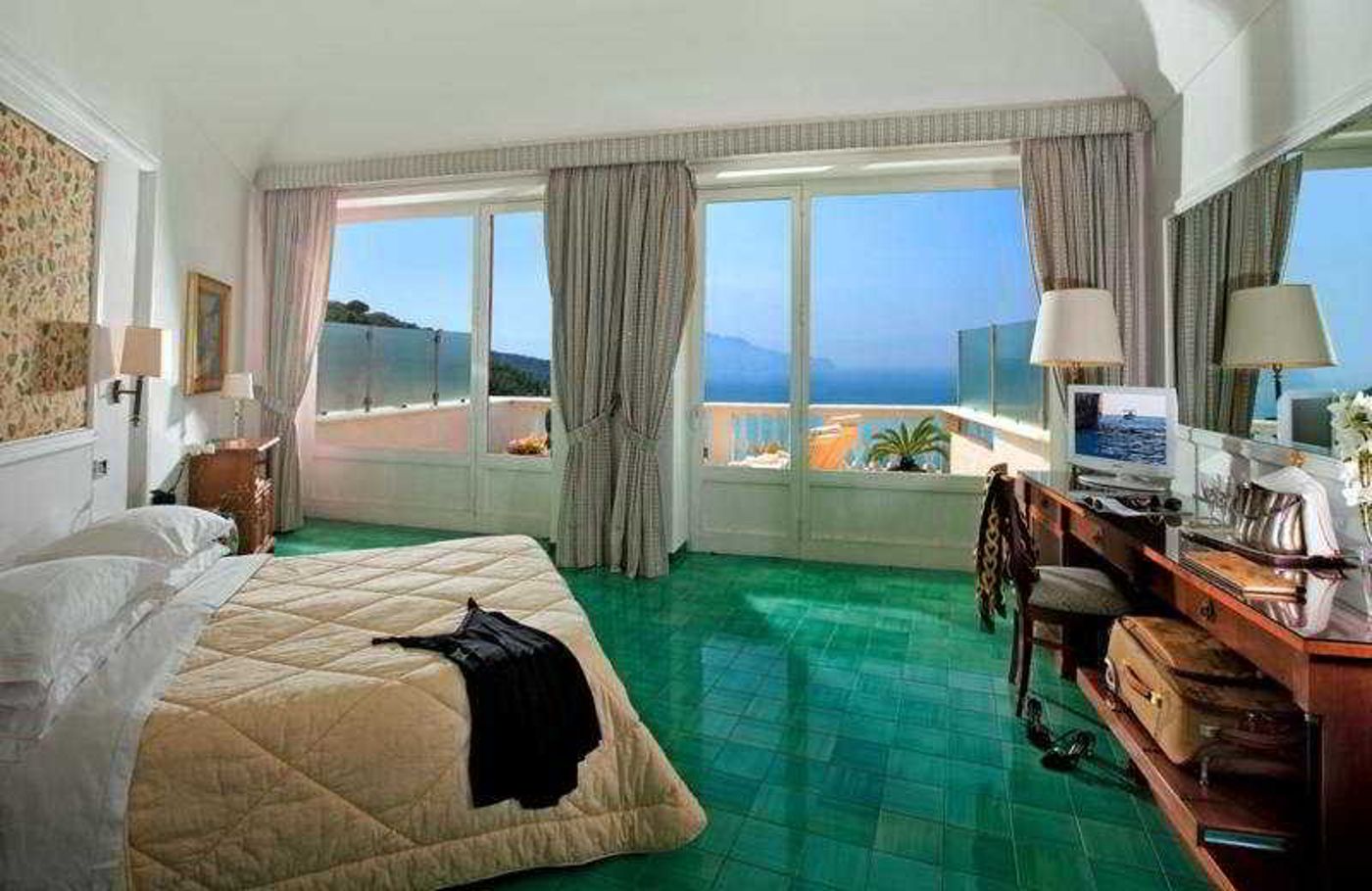 Bellavista-Francischiello-Hotel-and-Spa-Room-6