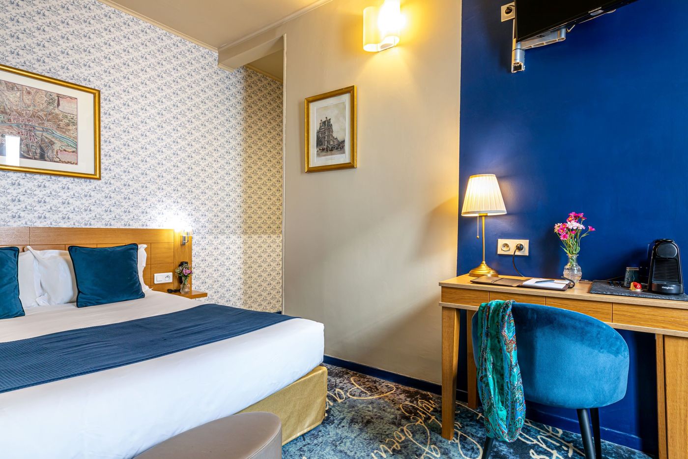 Hotel-Romance-Malesherbes-by-Patrick-Hayat-Room-21