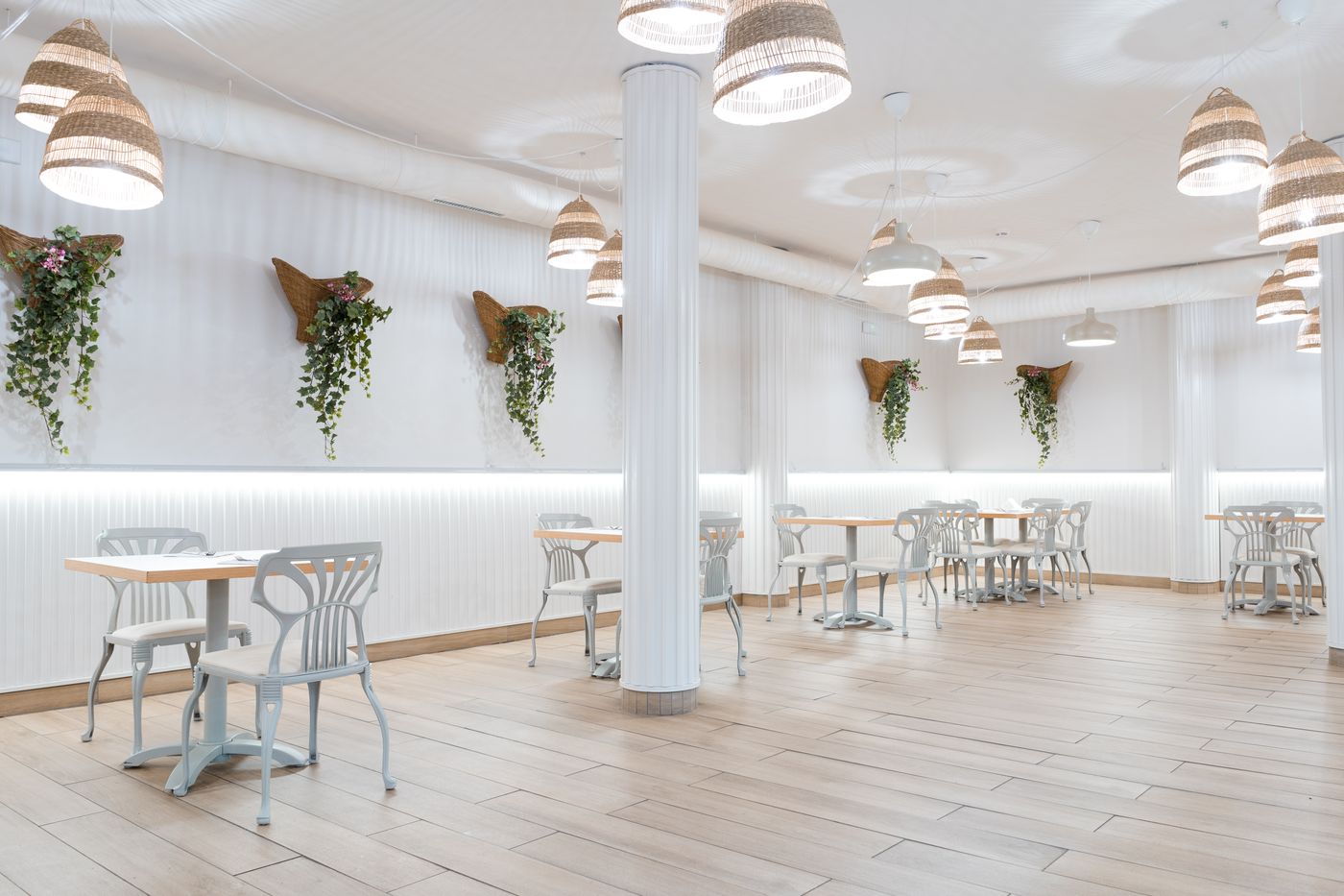 Checkin-Bungalows-Atlantida-Restaurant-40