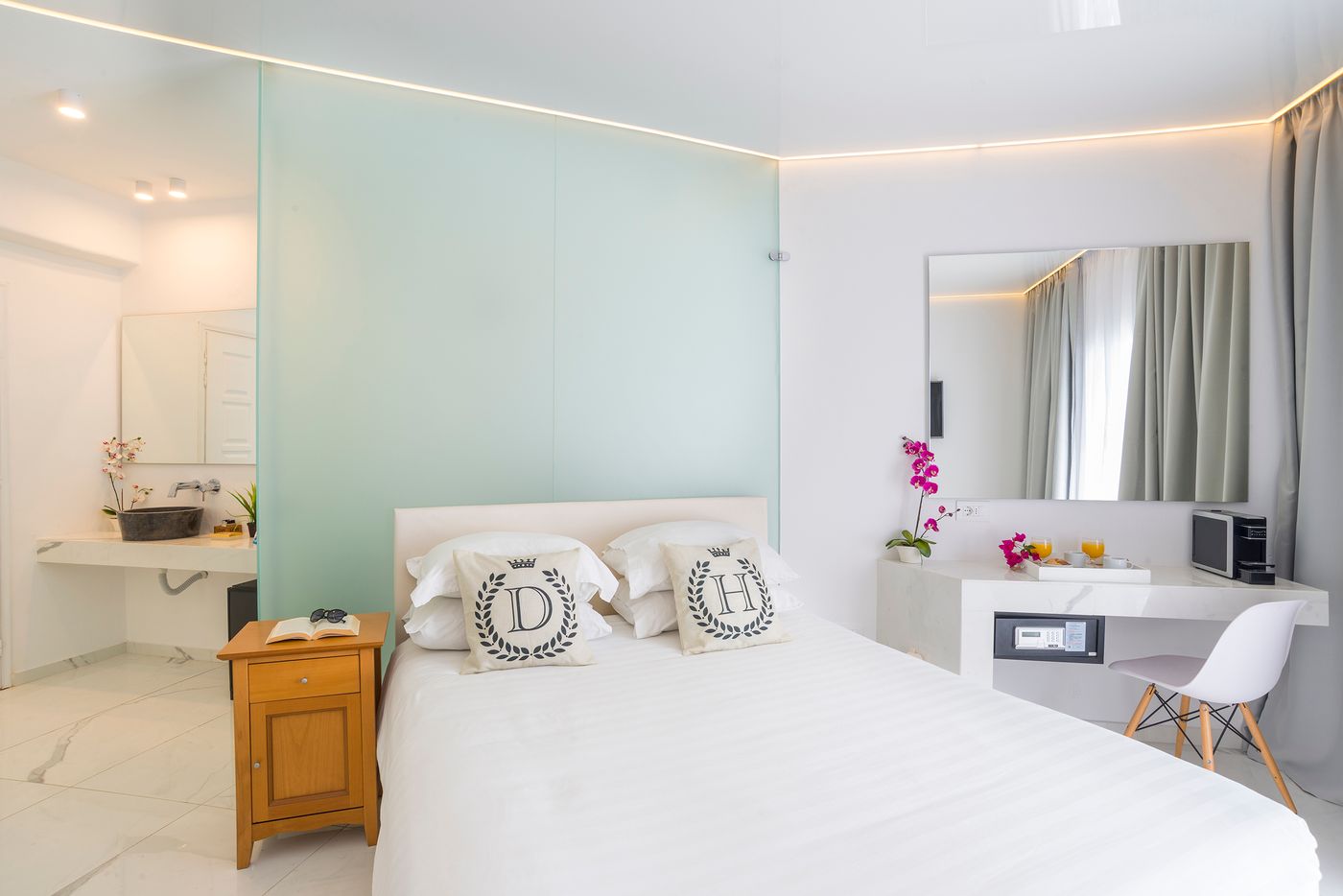 Dionysos-Luxury-Hotel-Mykonos-Room-13