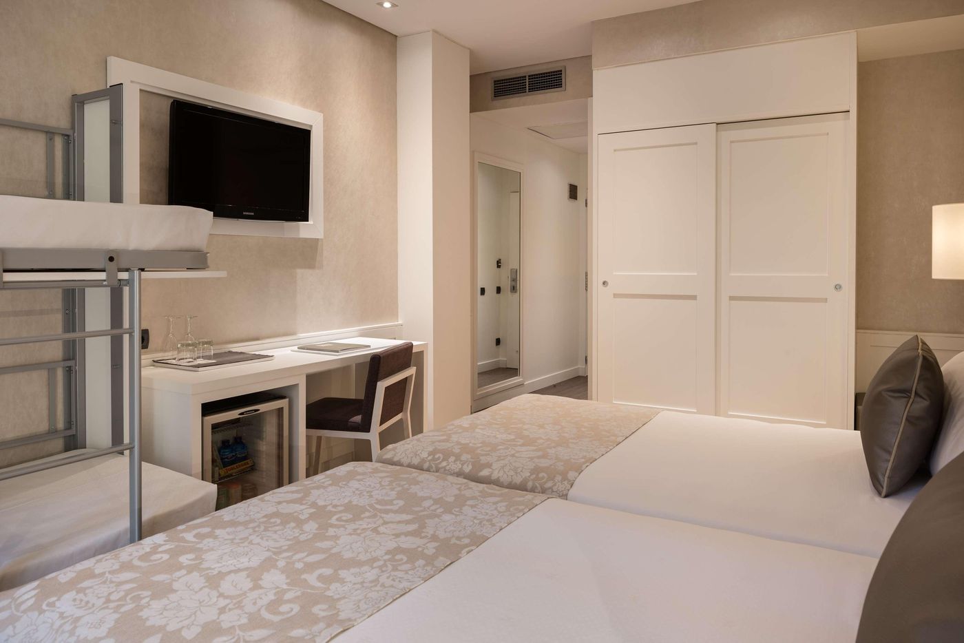 Catalonia-Puerta-del-Sol-Room-30