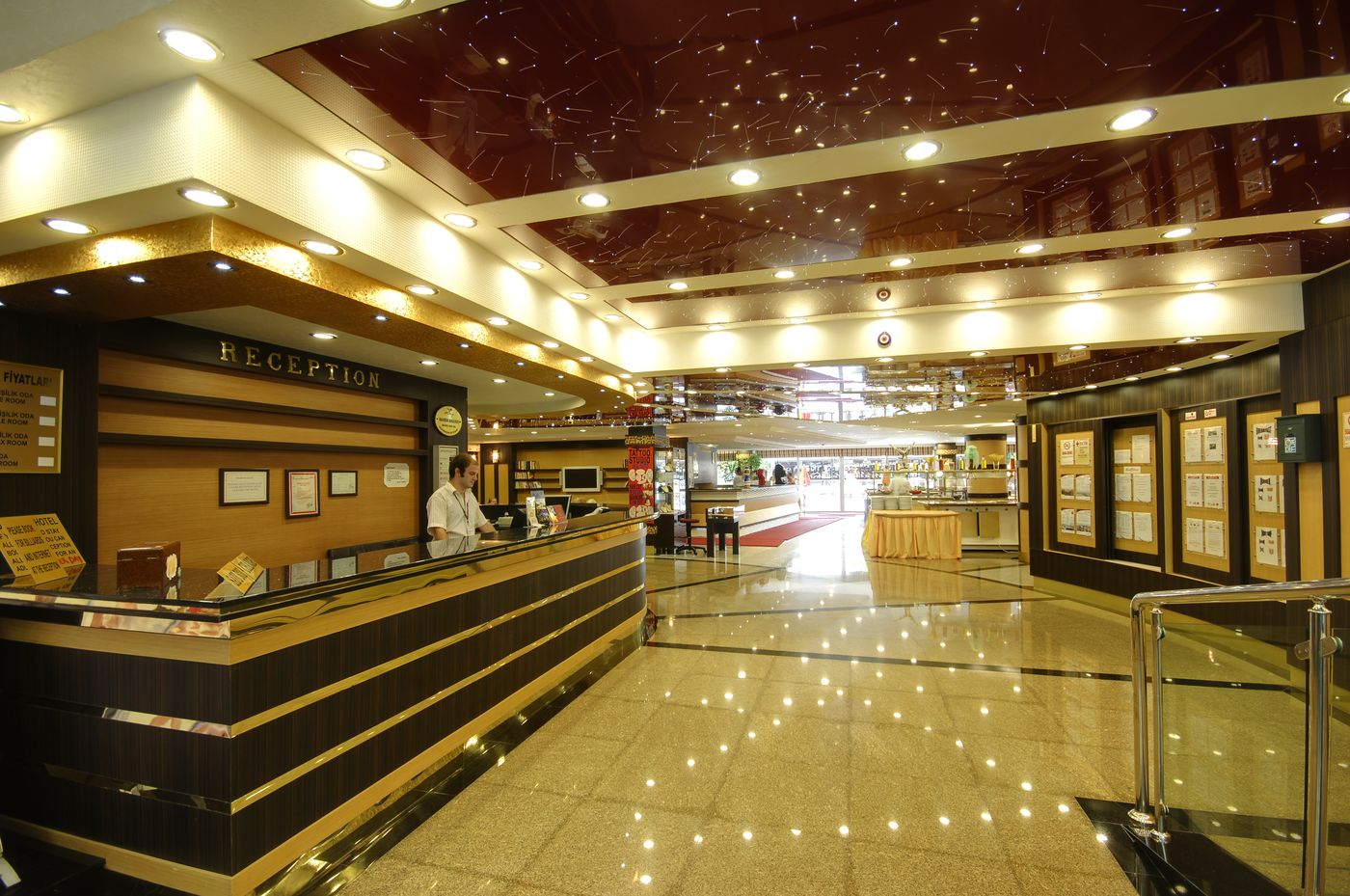 Sealine-Hotel-Lobby-43