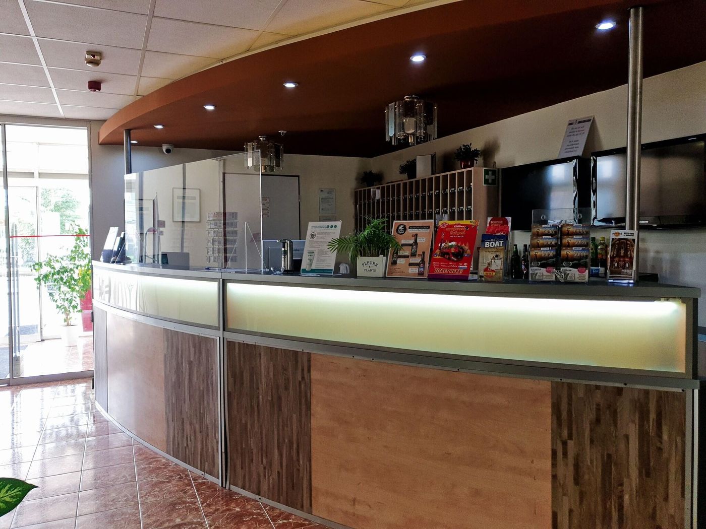 Canada Hotel-Hungary-BUDAPEST-Lobby-10