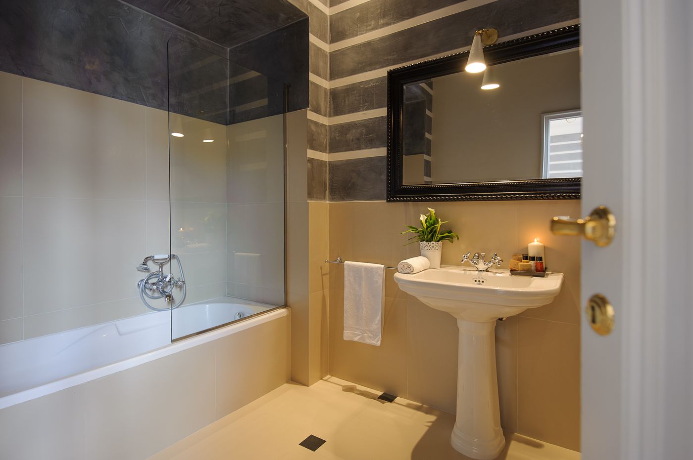 Hotel-Lungarno-Vespucci-50-Room-30