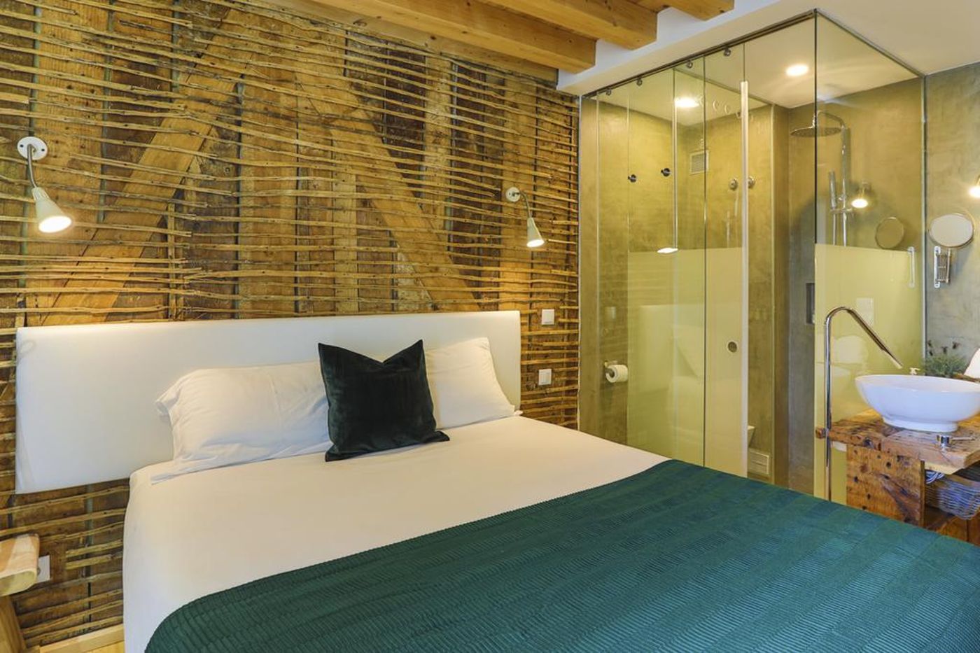 262-Boutique-Hotel-Room-20