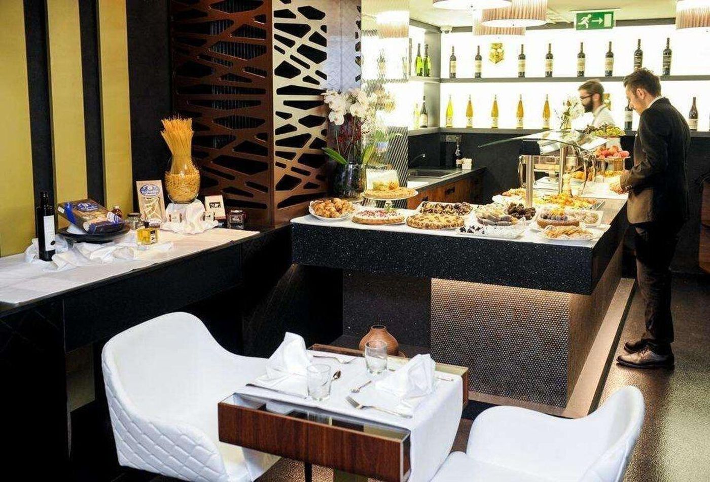 Myo-Hotel-Mysterius-Bar-40