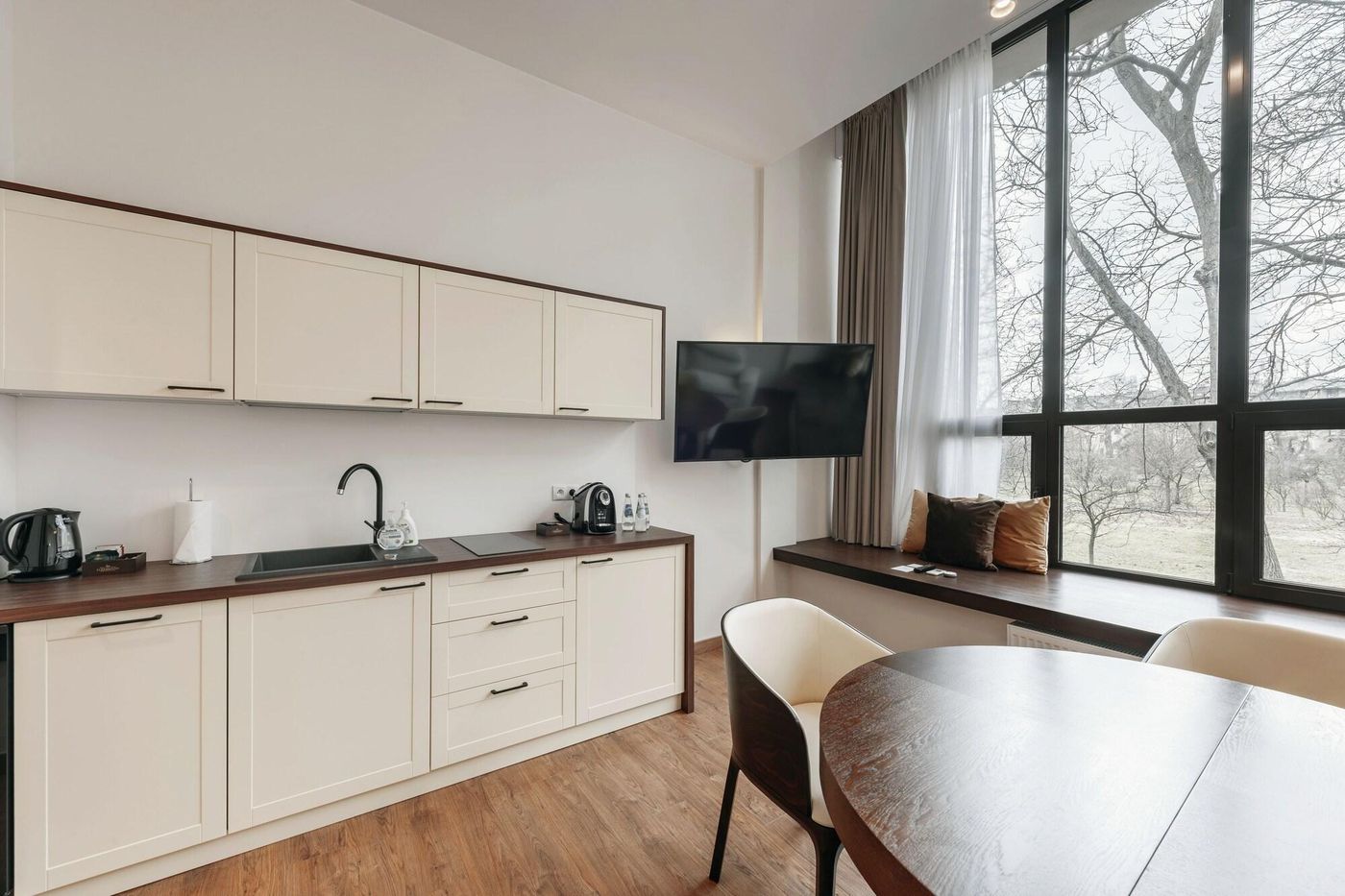 W-Sercu-Krakowa-Aparthotel-Room-13