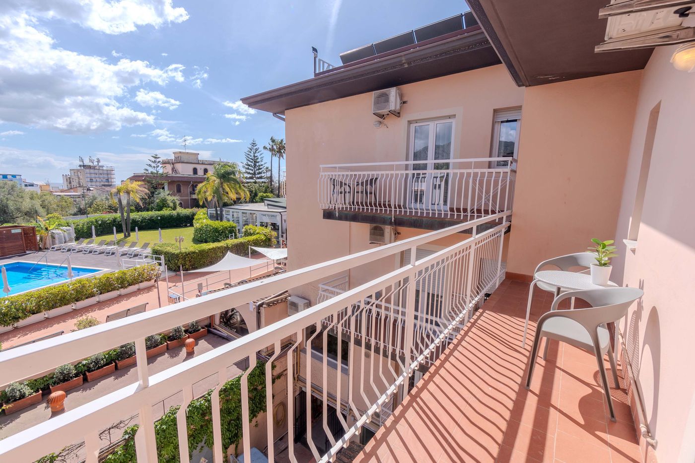 Residence-Villa-Giardini-Room-14