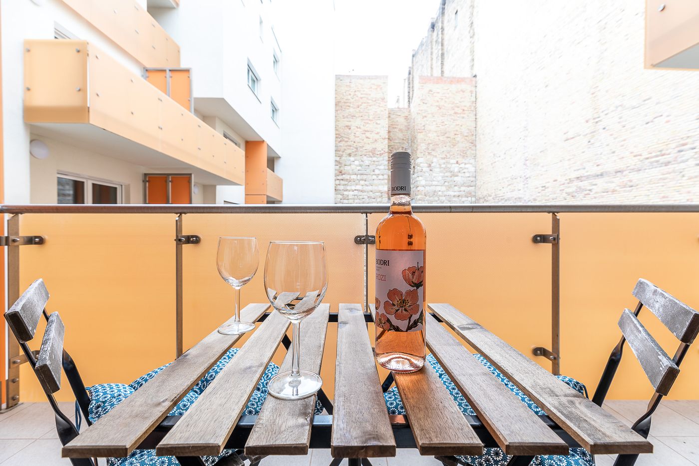 Vagabond-Broadway-Room-52