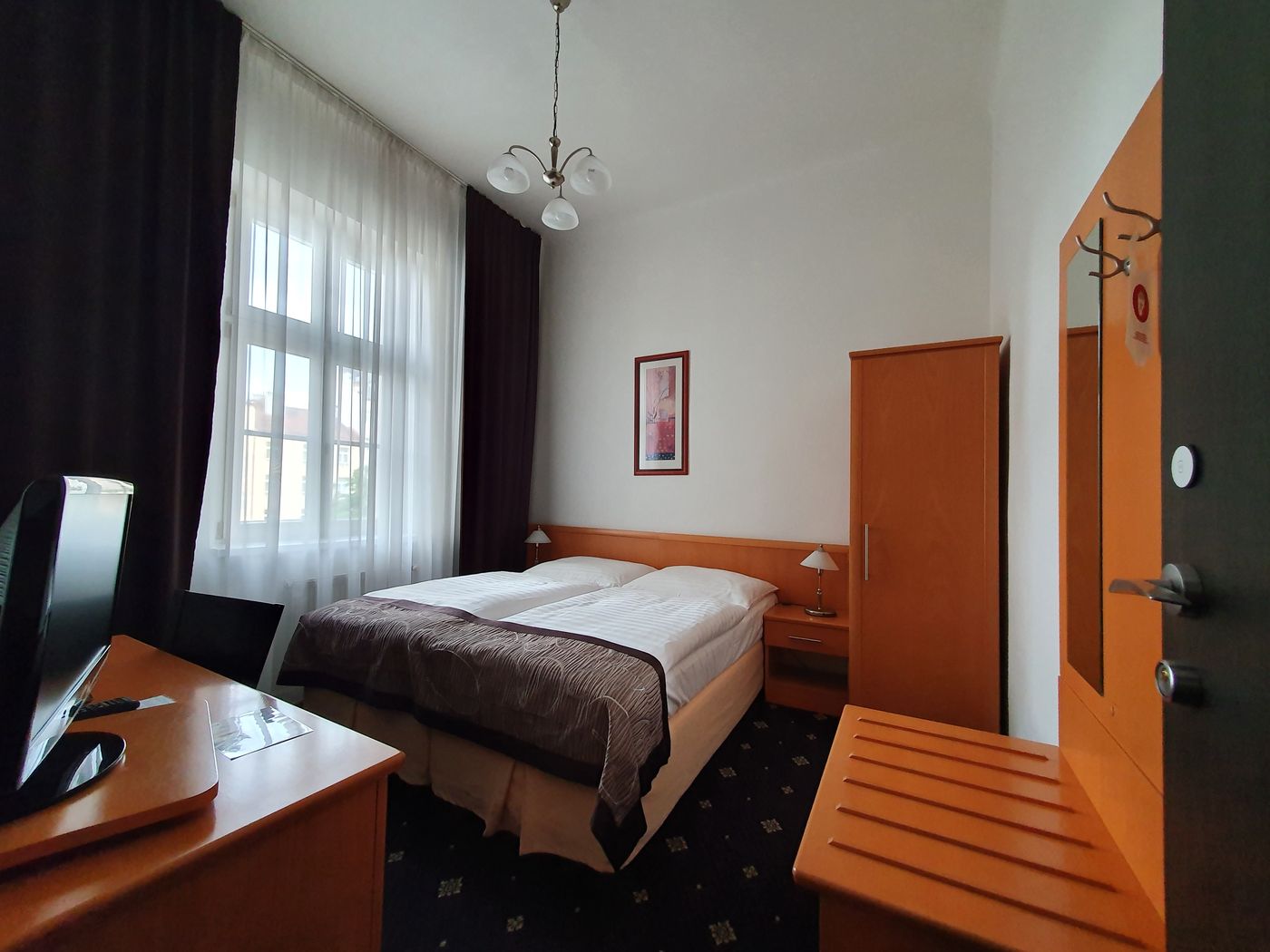 Machova-Czech Republic-Praha 2-Room-6