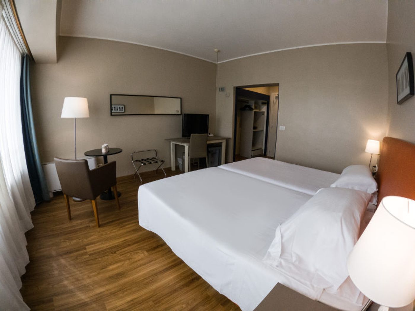 Hotel-Blaise---Francis-Room-16