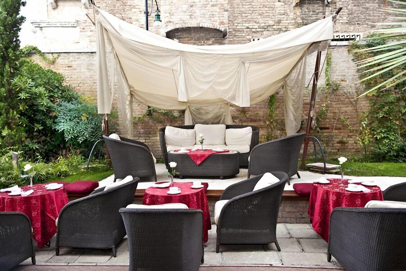 Pesaro-Palace-Restaurant-26