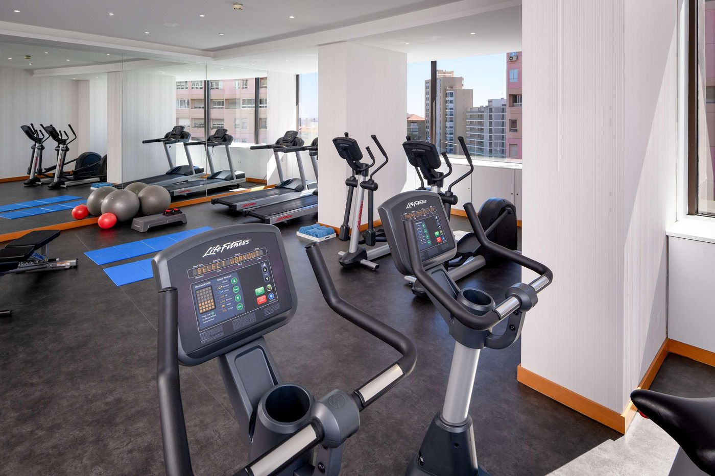 Ramada-by-Wyndham-Lisbon-Sports-and-Entertainment-50