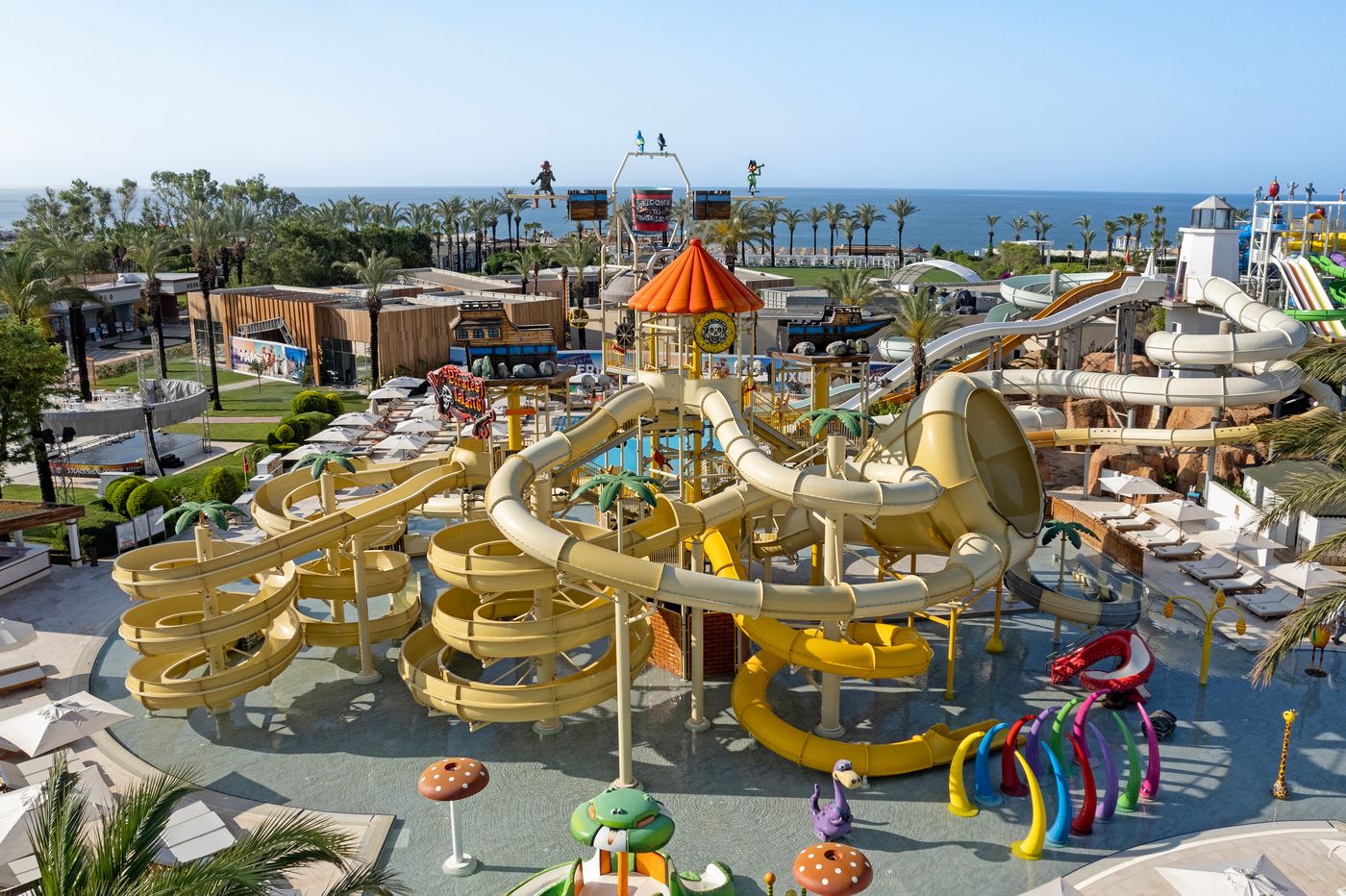 Titanic-Deluxe-Lara-Pool-68