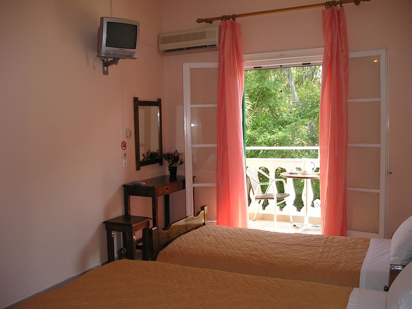 River-Studios-and-Apartments-Room-22