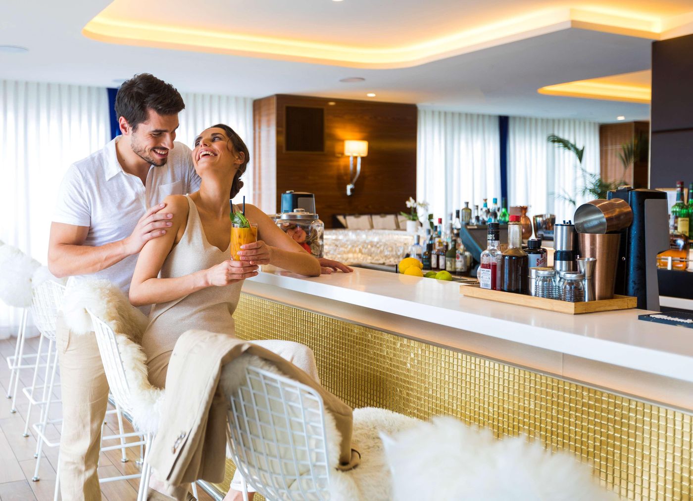 Hotel-Martinez-Cannes-Bar-73