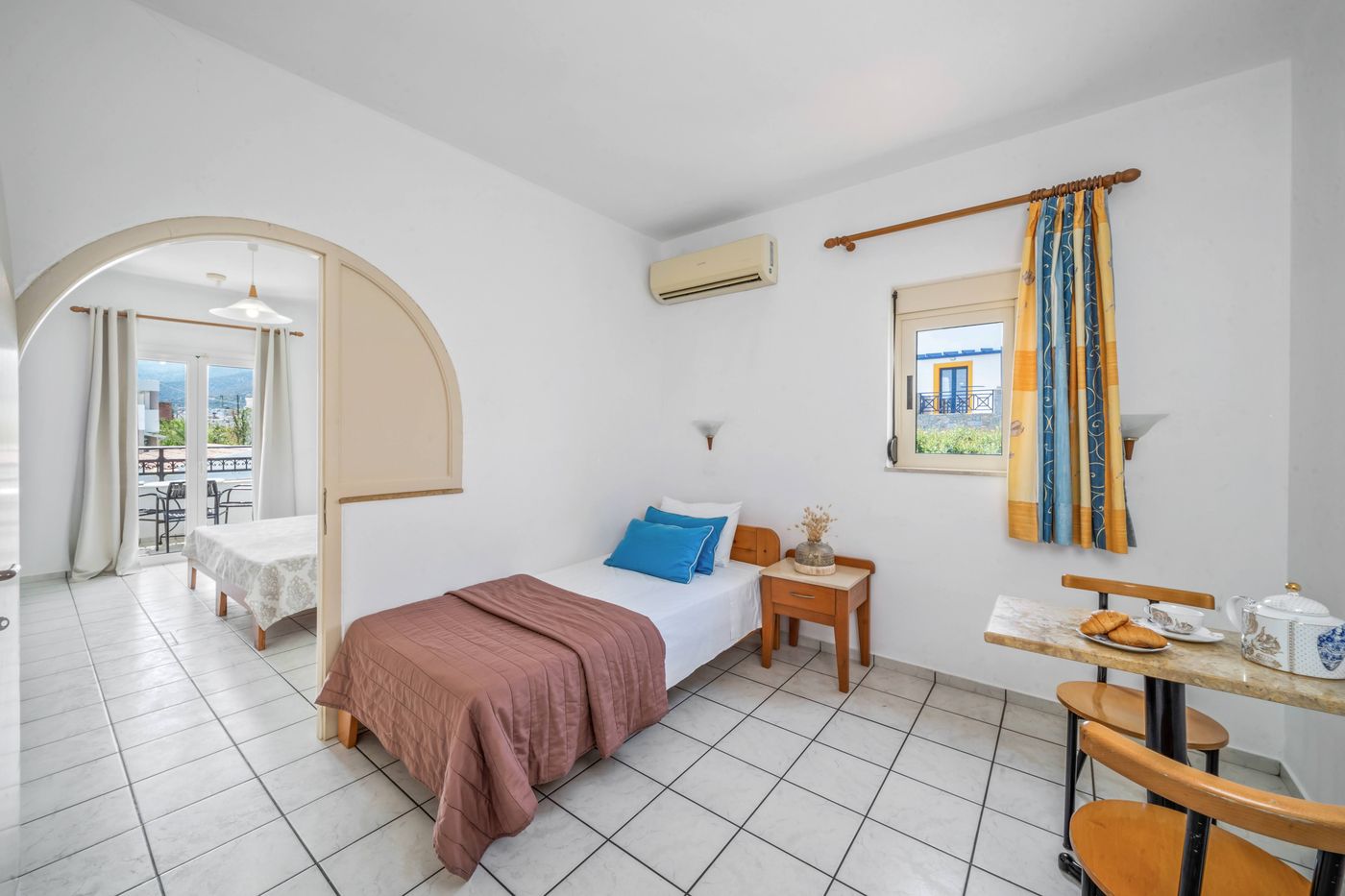 Maria-Rousse-Studios-Room-36