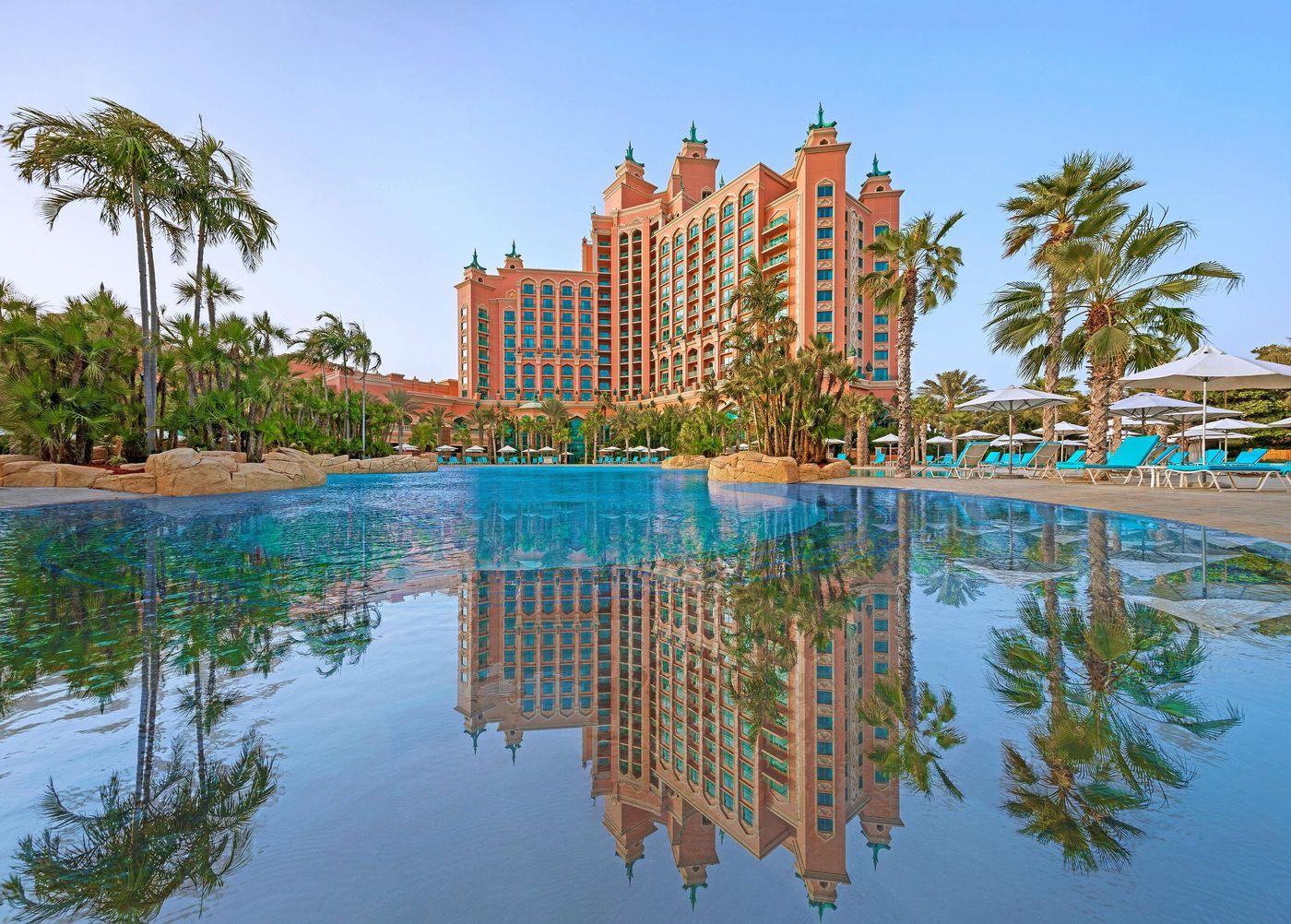 Atlantis--The-Palm-Pool-2