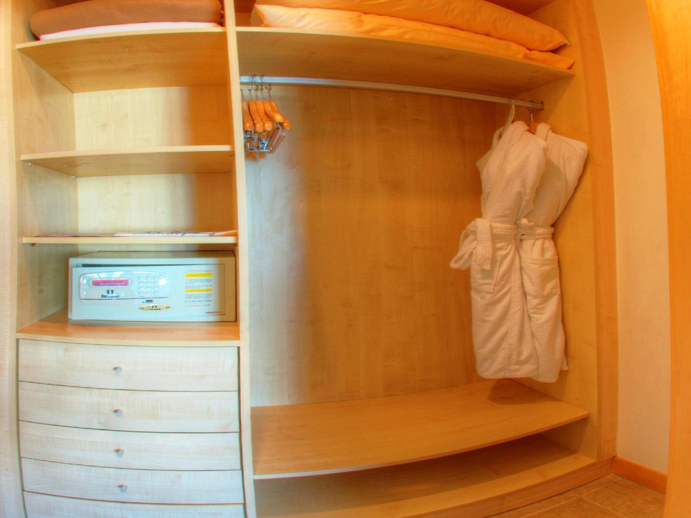 Royal-Club-Palm-Jumeirah-Dubai-General-view-24