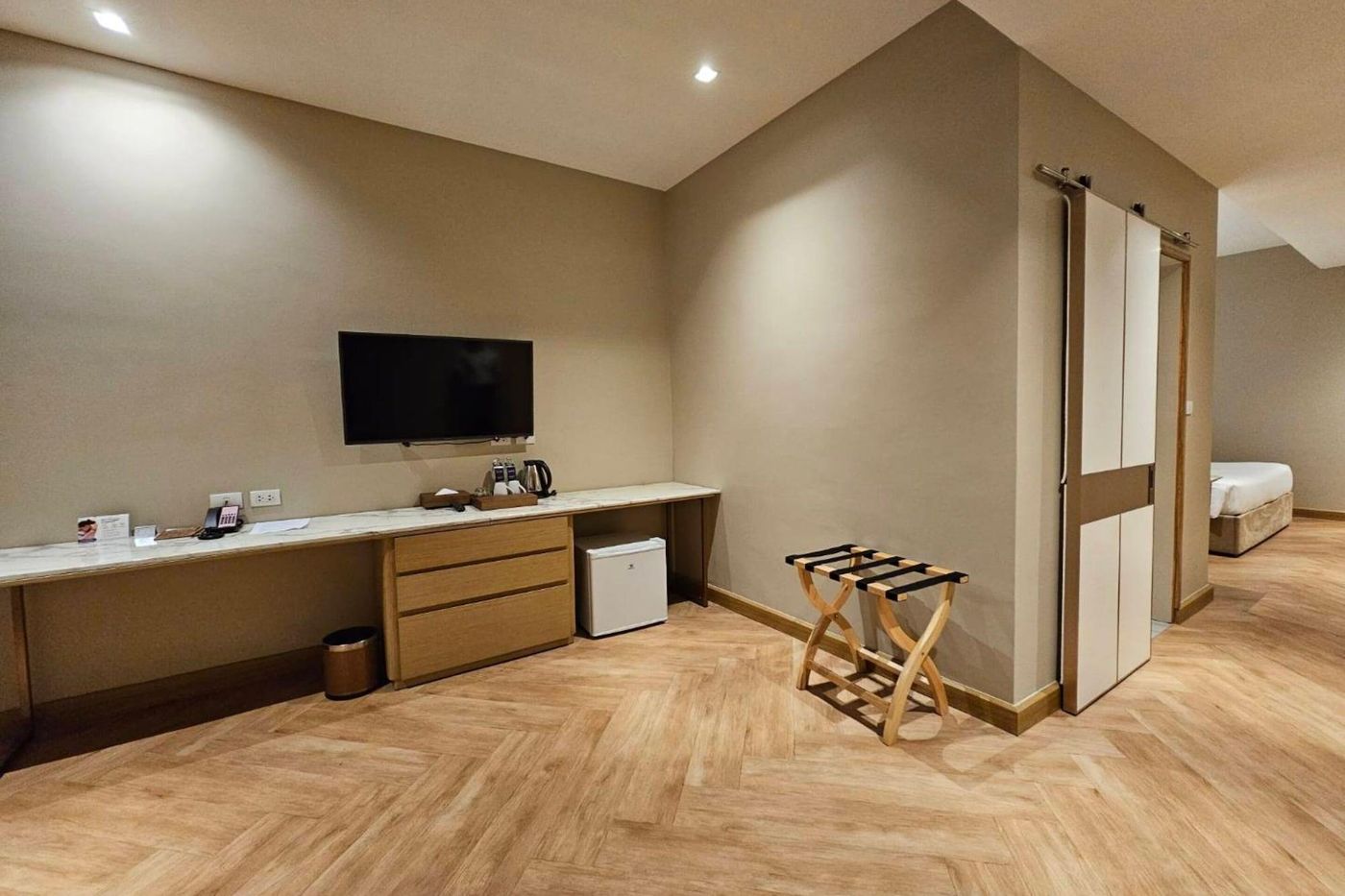 Away-Bangkok-Riverside-Kene-Room-44