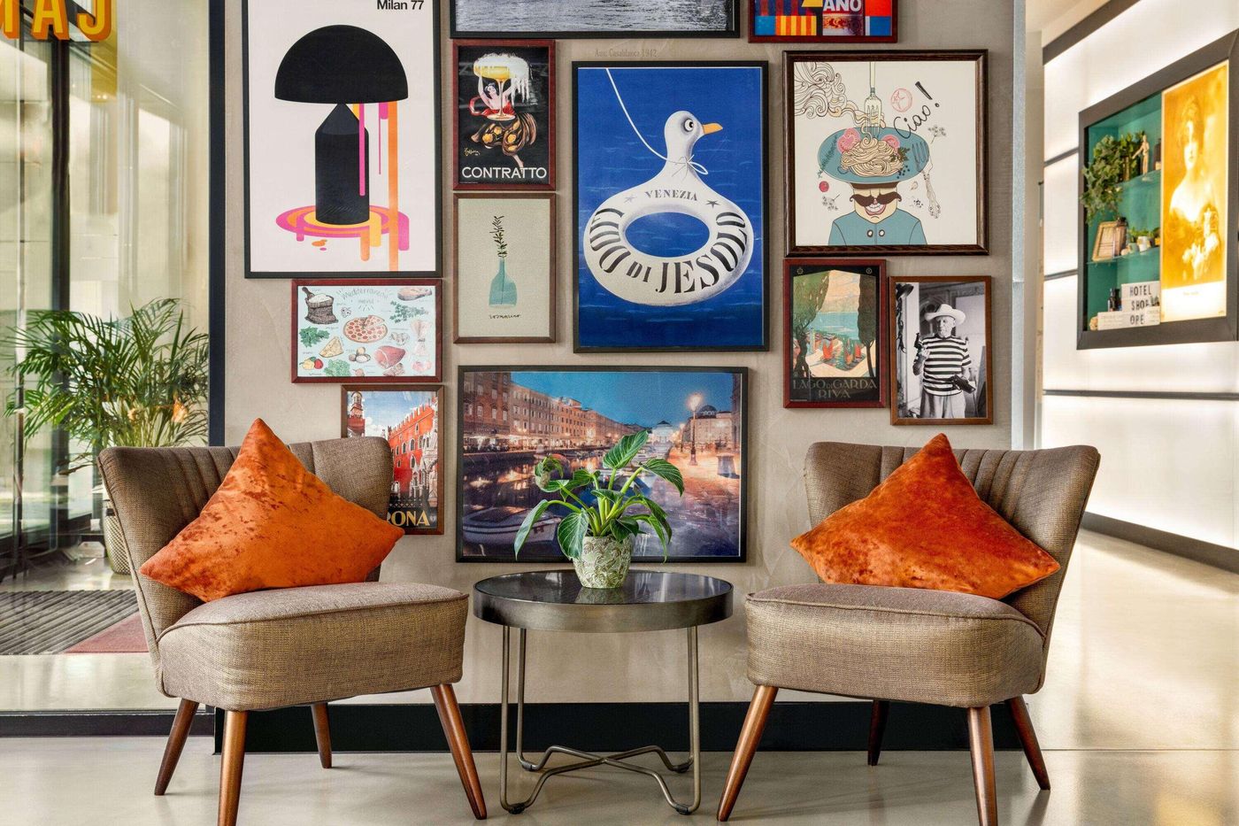 Vienna-House-Easy-by-Wyndham-Munich-Lobby-6