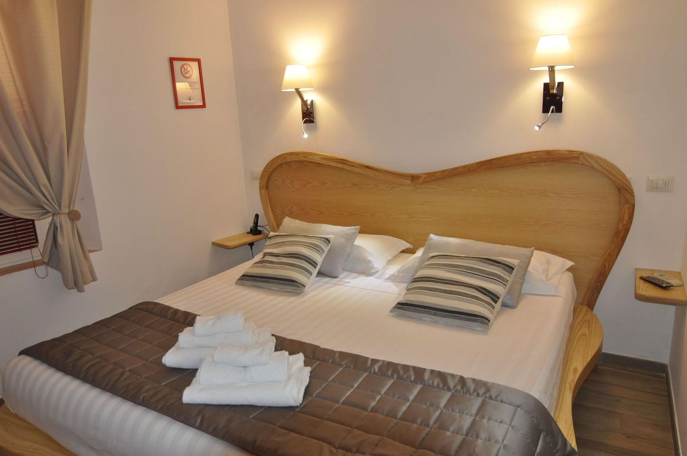 Flatinrome-Trastevere-Deluxe-Rooms-Room-35