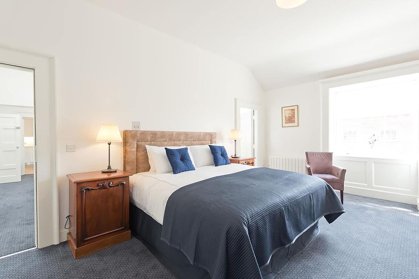 Henrietta-Suites-City-Centre-Room-37