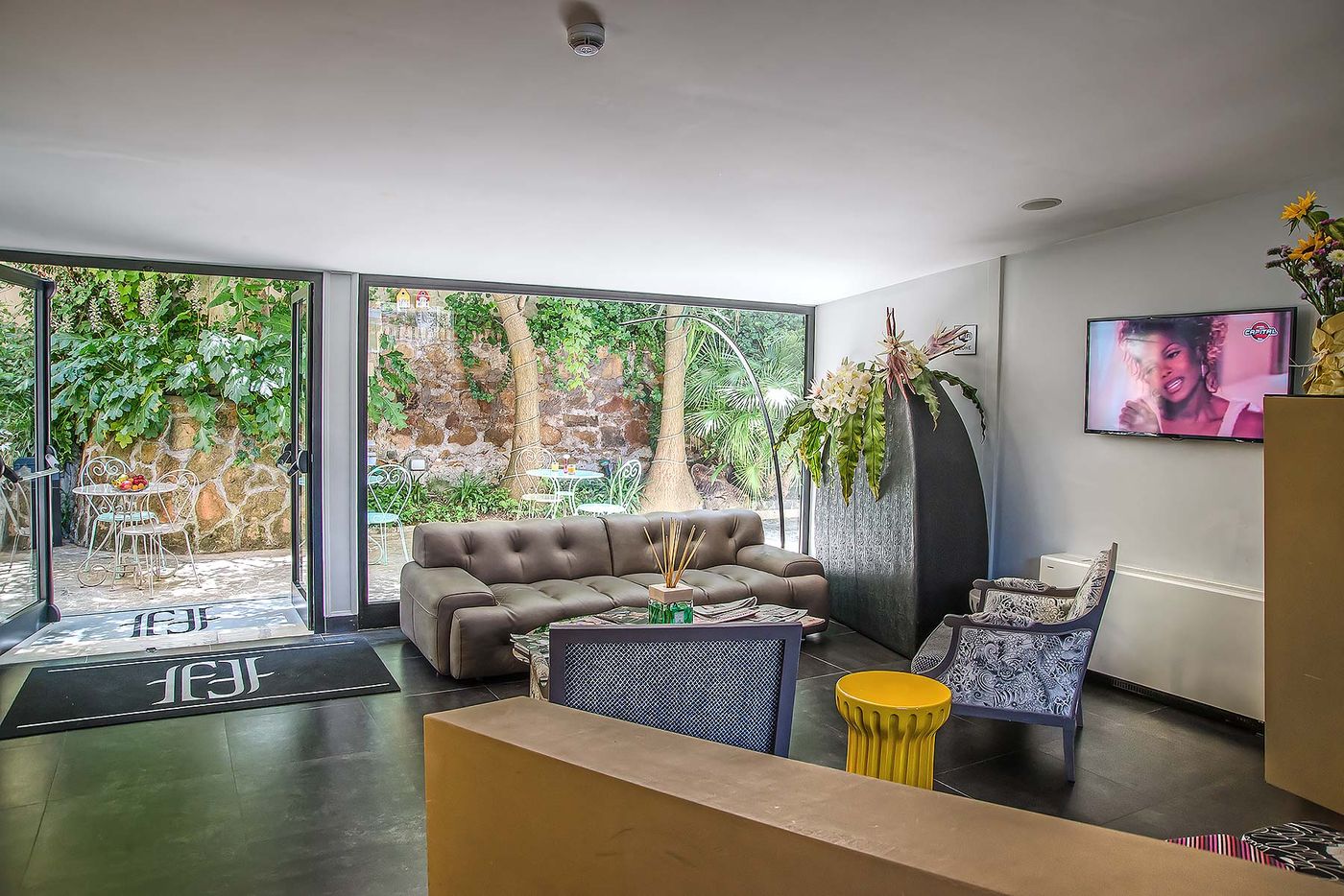 Fragrance-St-Peter-Hotel-Lobby-2