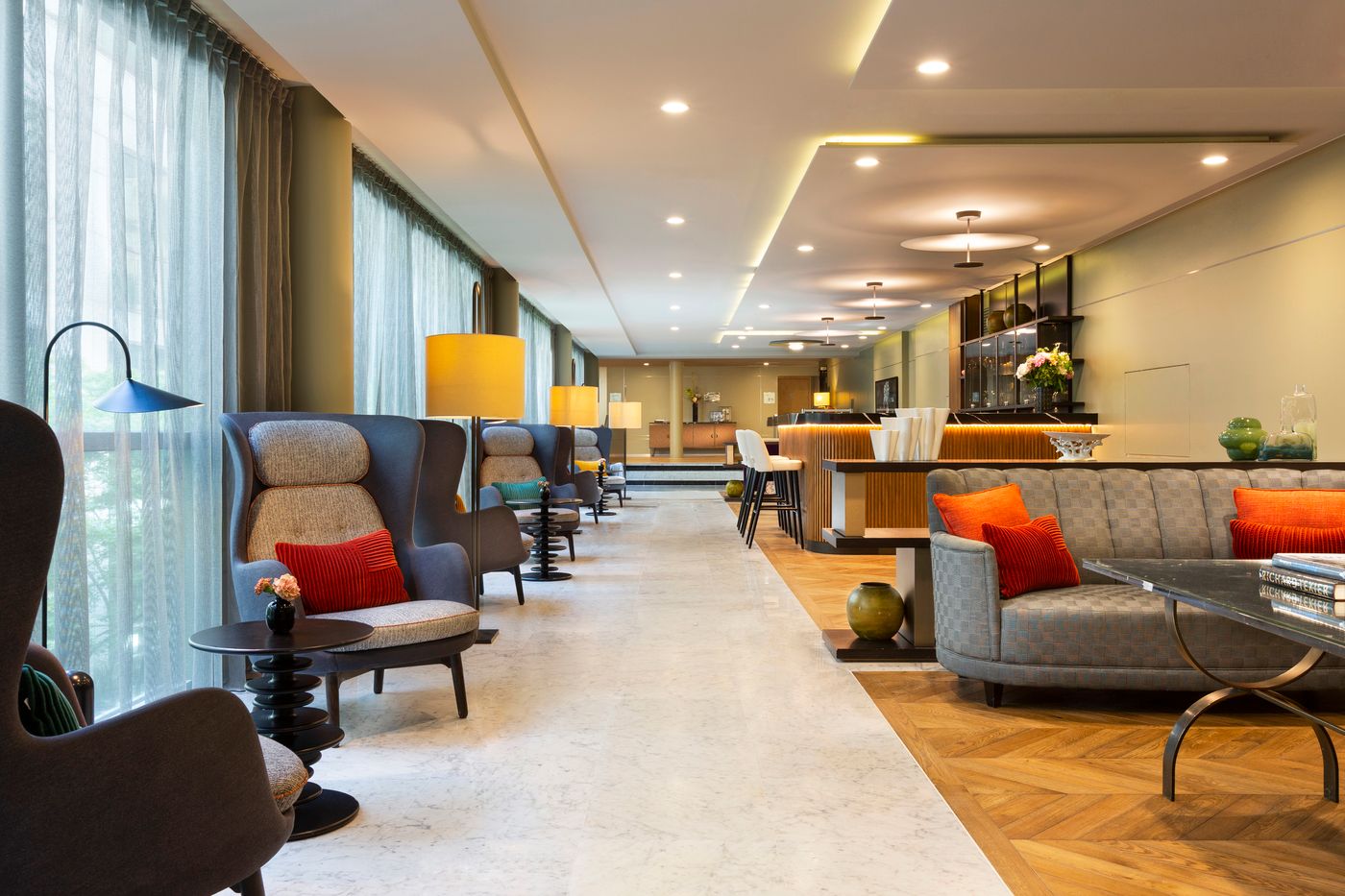 La-Clef-Tour-Eiffel-Paris-by-The-Crest-Collection-Lobby-2