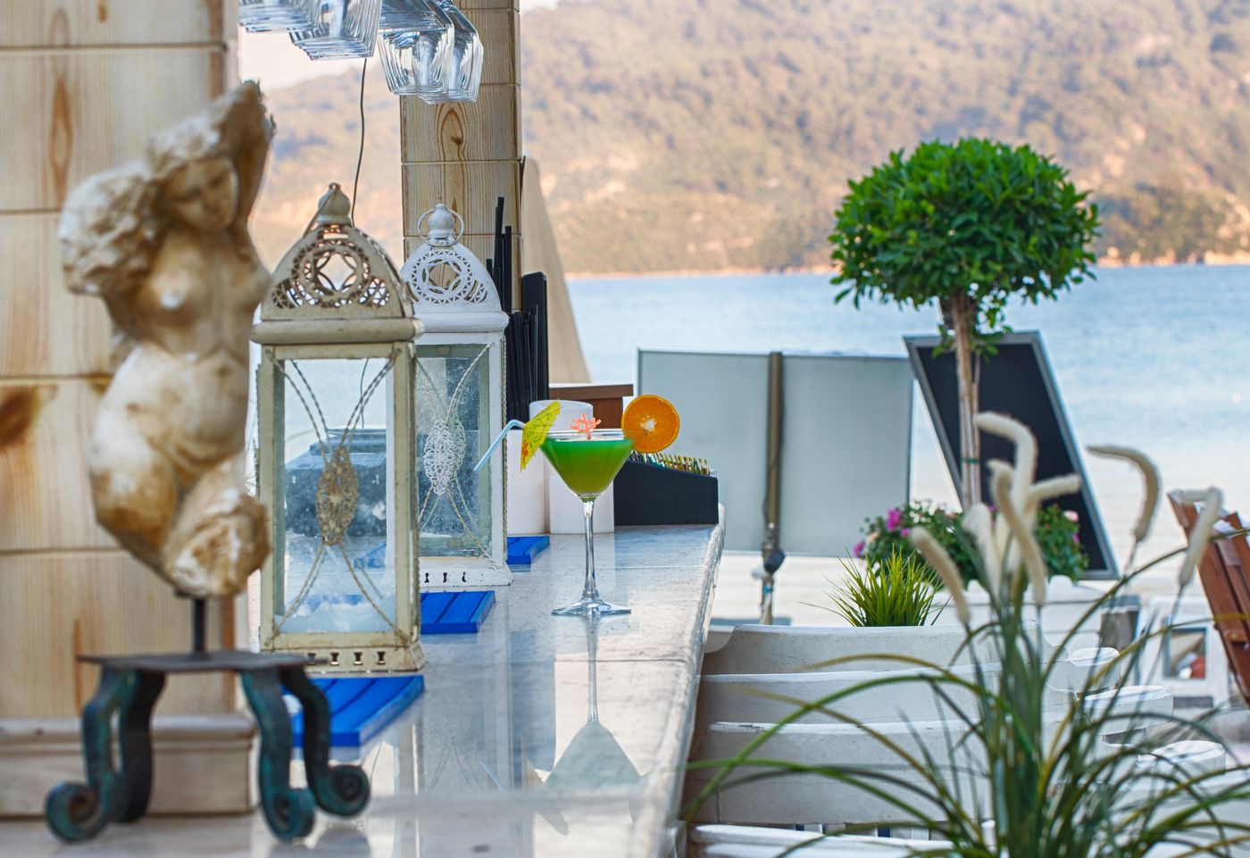 Romance-Beach-Bar-14