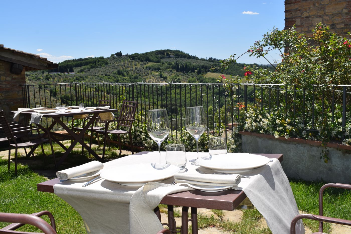 Relais-Villa-Olmo-Food-and-Wine-Resort-Terrace-35