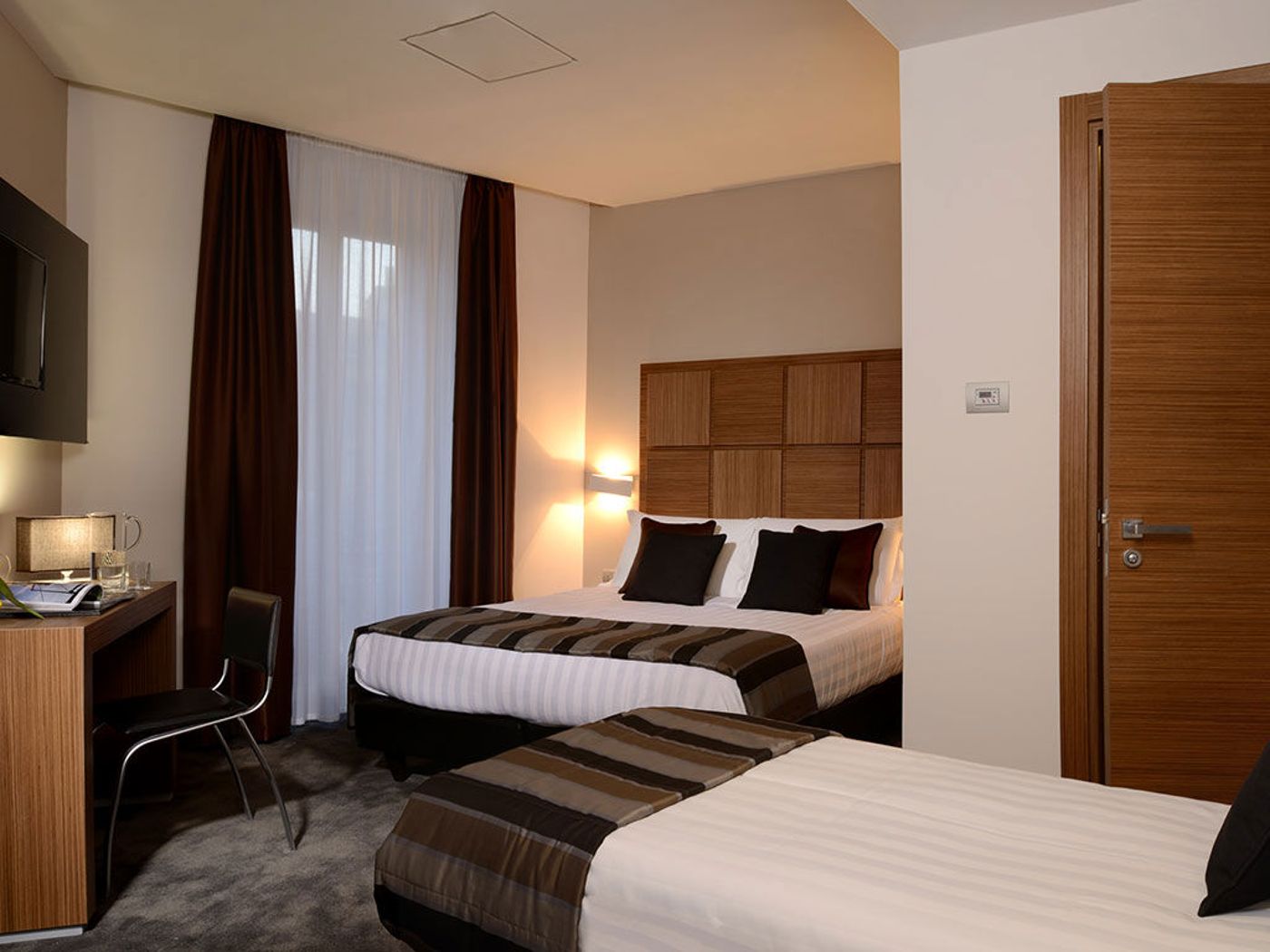 Rome-Art-Hotel-Room-17