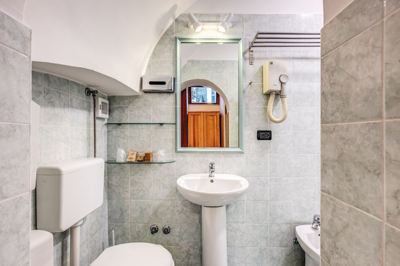 España-Italy-ROME-Room-7