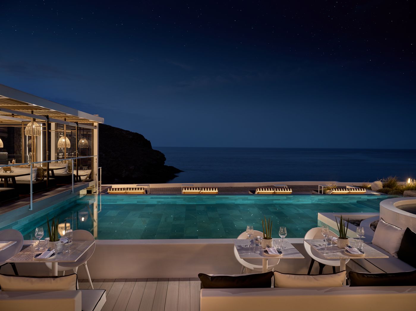 Semeli-Coast-Mykonos--Curio-Collection-By-Hilton-Restaurant-7