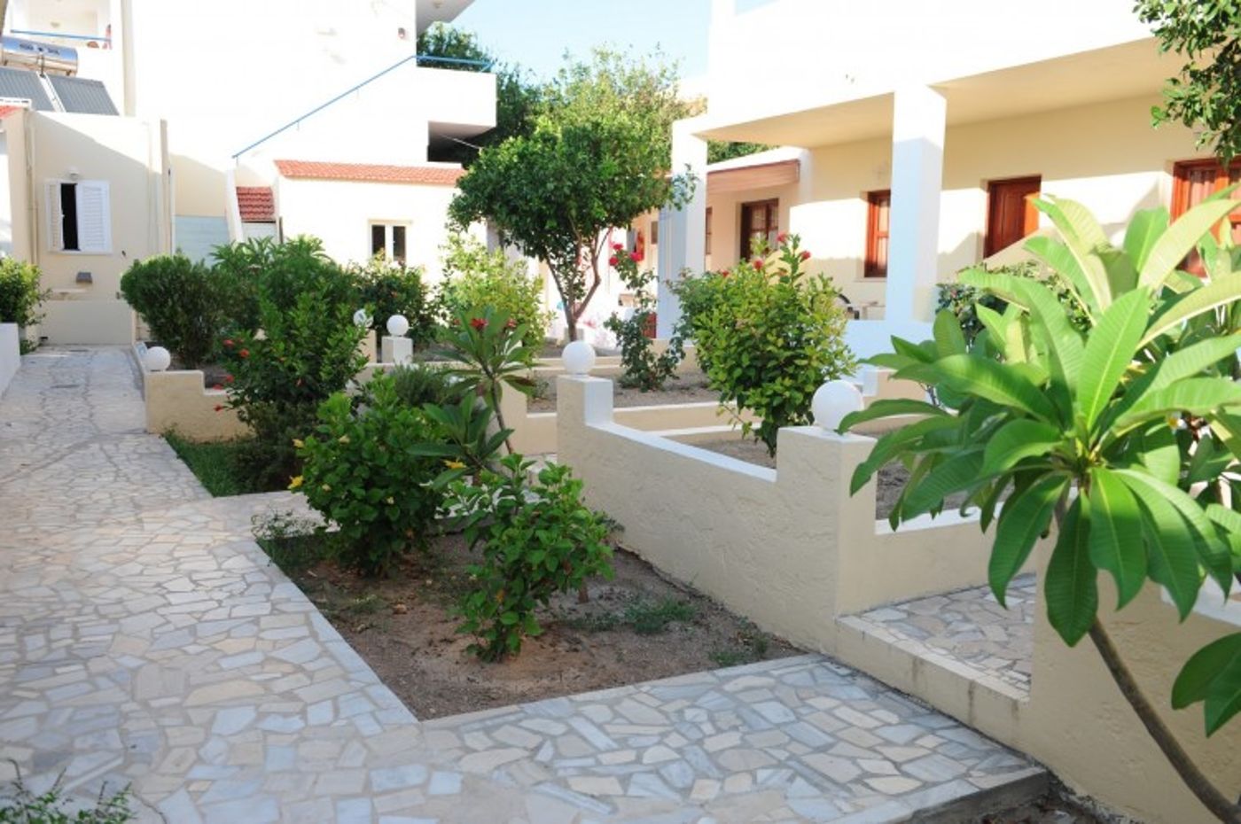 Chrysanthi Hotel - Apartments