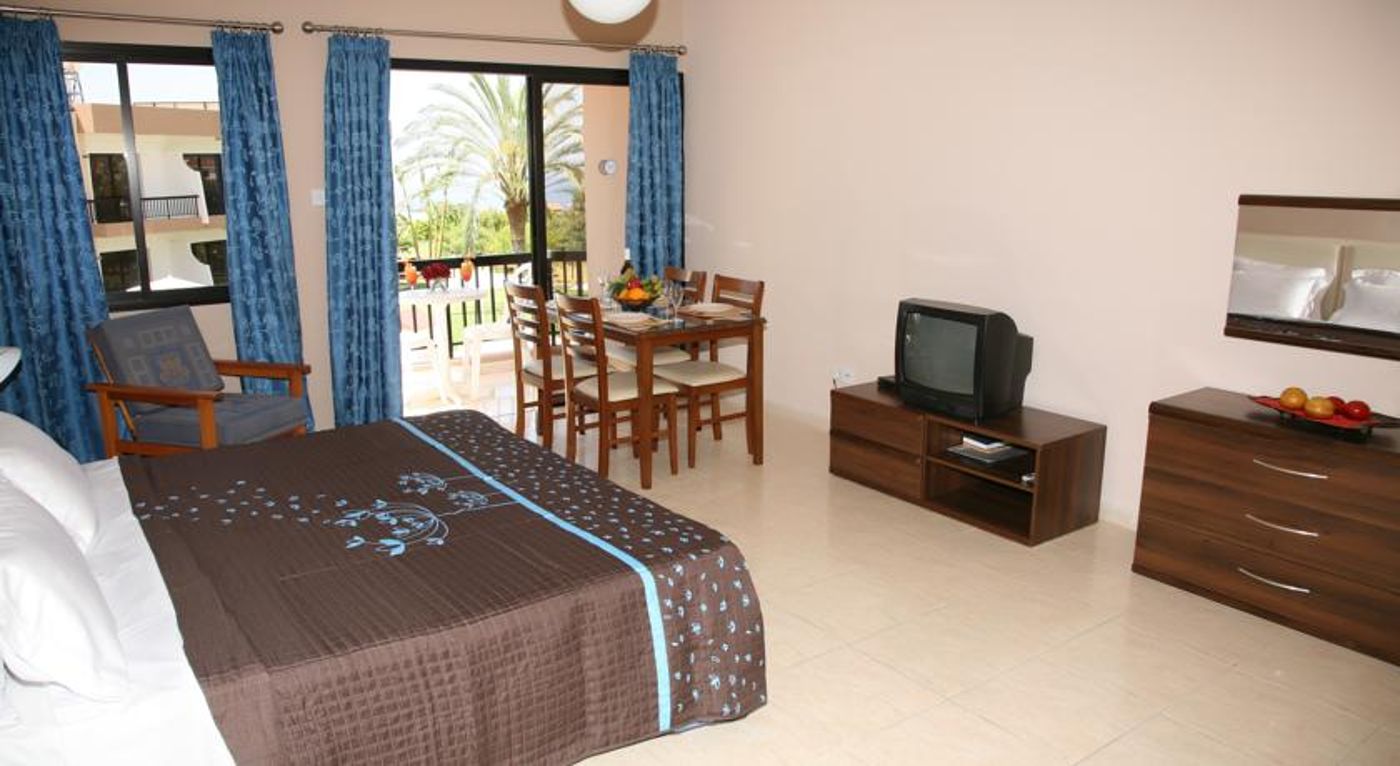 Hadjantoni Anna Apartments