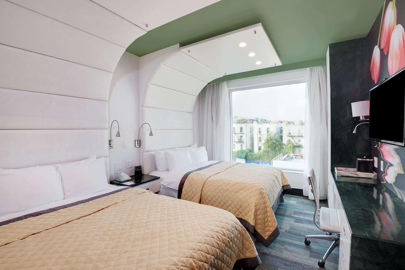 Wyndham-Garden-Brooklyn-Sunset-Park-Room-12