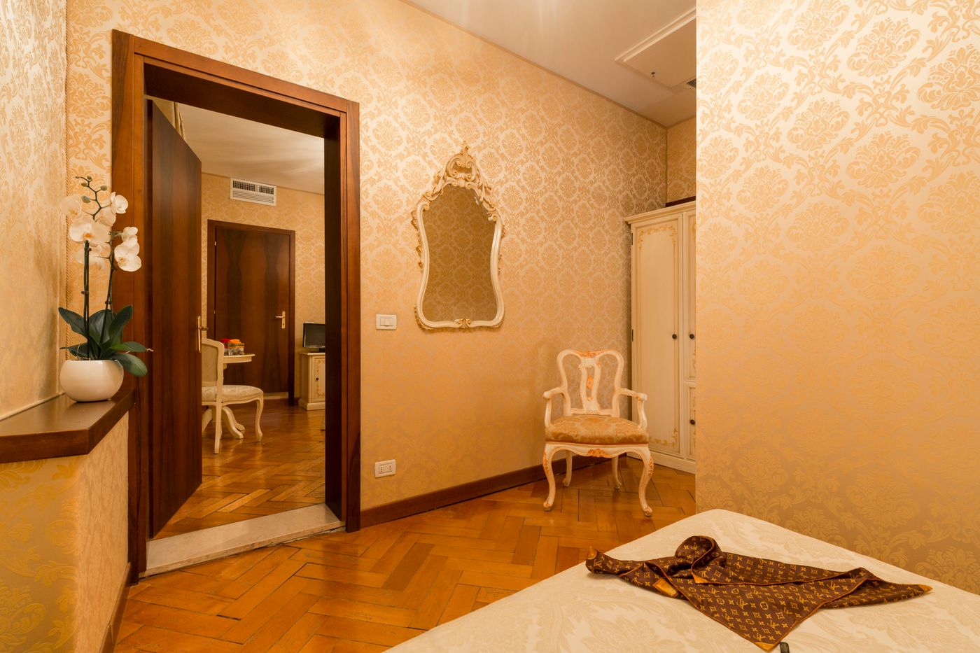 Palazzo-Guardi-Room-24