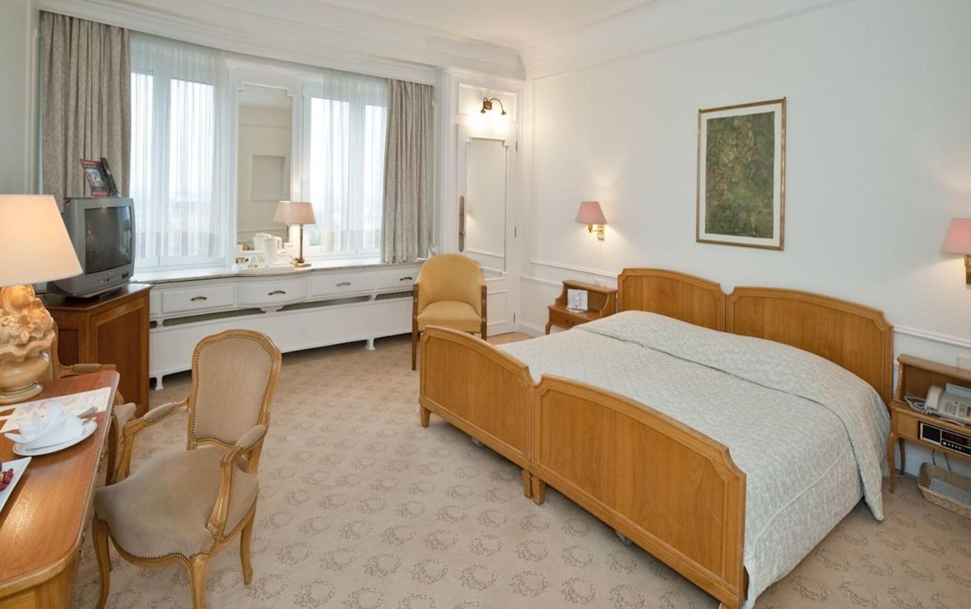 Grand-Hotel-Cravat-Room-15