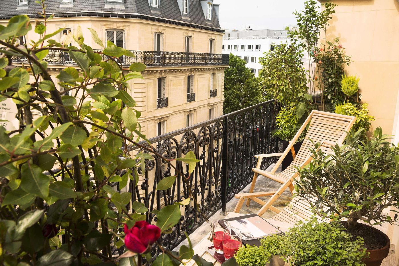 Hotel-Le-Belmont-Paris-Room-1