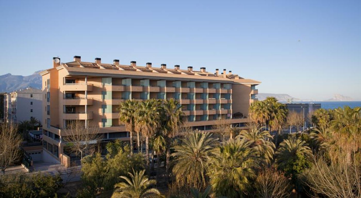 Boulevard and Cafe Apartments