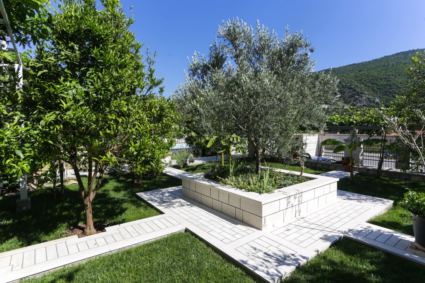 Villa-Celenca-Terrace-10