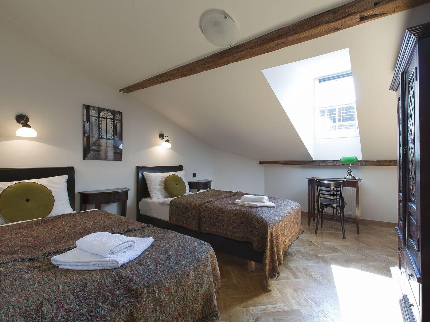 Antique-Apartments-Plac-Szczepanski-Room-43