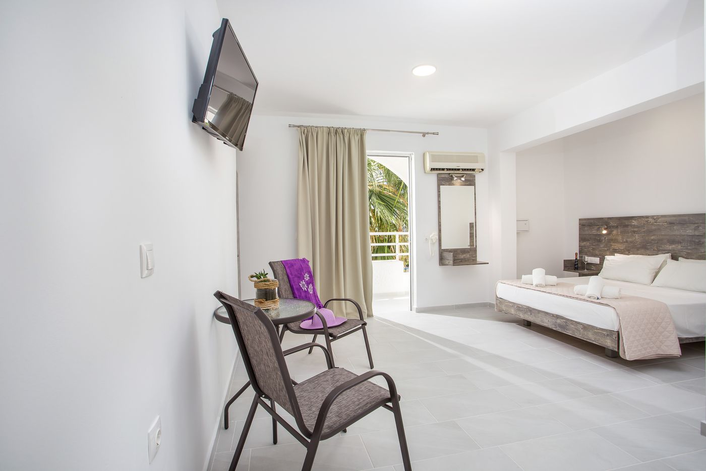 Anika-Studios-Room-7